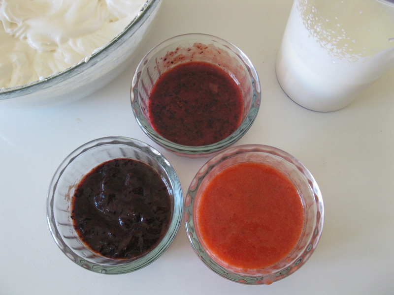 Les trois purées de fraises,
de myrtilles et du mélange myrtilles-fraises